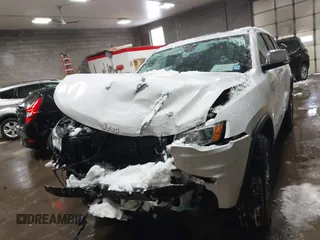 2022 Jeep Grand Cherokee Limited z VIN 1C4RJFBG8NC165785, wystawiony jako IAAI lot #41608703 z przebiegiem 24 597 mil mil oraz . Historia ofert i sprzedaży dostępna na DreamBid. Obrazek 12.