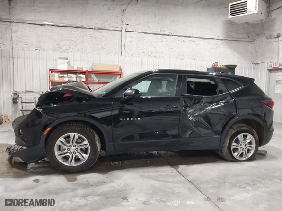 2020 Chevrolet Blazer LT with VIN 3GNKBHRS2LS628801, listed as a IAAI auction lot 40184311 with 40,787 mi miles. Bid and sale history available at carsss.com. Image 15.