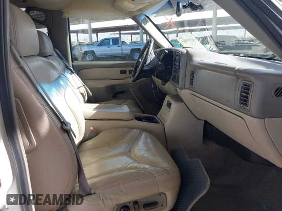 2001 GMC Yukon XL SLE with VIN 3GKFK16T21G277066, listed as a IAAI auction lot 41599965 with 241,070 mi miles. Bid and sale history available at carsss.com. Image 5.