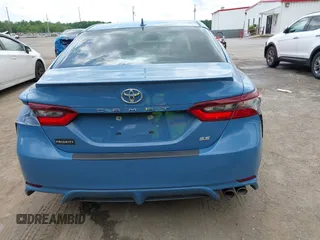 2023 Toyota Camry SE z VIN 4T1T11AK0PU115695, wystawiony jako IAAI lot #42221720 z przebiegiem 67 575 mil mil oraz . Historia ofert i sprzedaży dostępna na DreamBid. Obrazek 16.