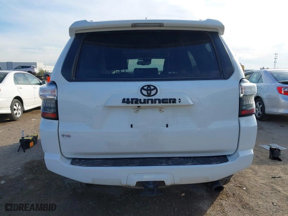 2022 Toyota 4Runner SR5 Premium with VIN JTENU5JR2N5990806, listed as a IAAI auction lot 41012517 with 67,029 mi miles. Bid and sale history available at carsss.com. Image 17.