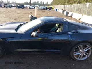 2014 Chevrolet Corvette Z51 3LT z VIN 1G1YM2D79E5121445, wystawiony jako IAAI lot #41652476 z przebiegiem 56 988 mil mil oraz . Historia ofert i sprzedaży dostępna na DreamBid. Obrazek 14.