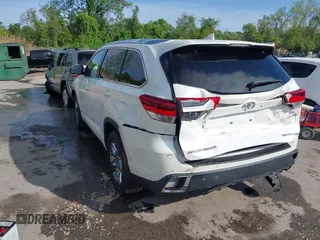 2019 Toyota Highlander Limited with VIN 5TDDZRFH8KS968209, listed as a IAAI auction lot 42141556 with 77,052 mi miles and . Bid and sale history available at DreamBid. Image 18.