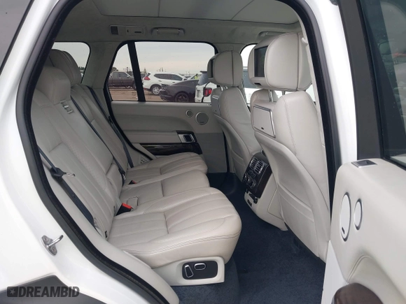 2015 Land Rover Range Rover Supercharged Autobiography with VIN SALGV2TF3FA213189, listed as a IAAI auction lot 41557954 with 116,427 mi miles. Bid and sale history available at carsss.com. Image 8.