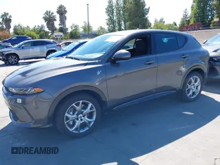 2024 Dodge Hornet R/T с VIN ZACPDFCW7R3A33260, выставлен на аукционе IAAI как лот 42780843 с пробегом 33 932 миль миль и . История ставок и продаж доступна на DreamBid. Изображение 2.
