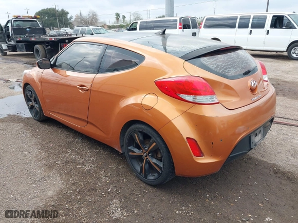 2015 Hyundai Veloster RE:FLEX with VIN KMHTC6AD8FU238345, listed as a IAAI auction lot 41549377 with 117,240 mi miles. Bid and sale history available at carsss.com. Image 3.