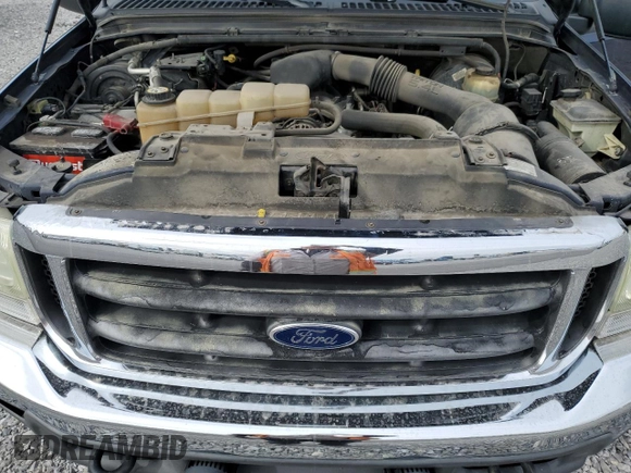 2003 Ford F-250 XL with VIN 1FTNX21L33EC53519, listed as a Copart auction lot 50188755 with 212,101 mi miles and Salvage title. Bid and sale history available at DreamBid. Image 11.