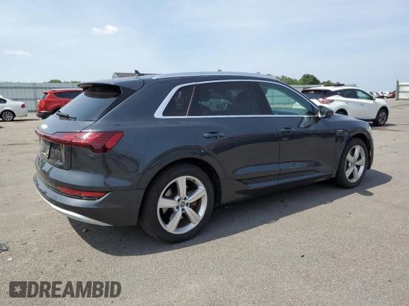 2019 Audi e-tron Prestige с VIN WA1VAAGE4KB012244, выставлен на аукционе Copart как лот 61049715 с пробегом 45 078 миль миль и Списание • Salvage title. История ставок и продаж доступна на DreamBid. Изображение 3.