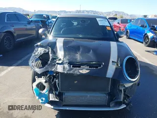 2017 MINI Hardtop 4 Door Cooper S z VIN WMWXU3C56H2D33072, wystawiony jako IAAI lot #41847726 z przebiegiem 81 783 mil mil oraz . Historia ofert i sprzedaży dostępna na DreamBid. Obrazek 13.