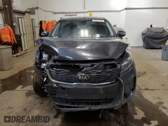 2019 Kia Sorento LX z VIN 5XYPG4A32KG548492, wystawiony jako Copart lot #61574165 z przebiegiem 134 672 mil mil oraz Szkoda całkowita • Salvage title. Historia ofert i sprzedaży dostępna na DreamBid. Obrazek 5.