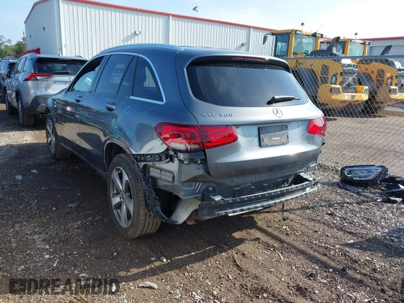 2022 Mercedes-Benz GLC 300 with VIN W1N0G8DB9NV331605, listed as a IAAI auction lot 42499187 with 58,644 mi miles and . Bid and sale history available at DreamBid. Image 3.