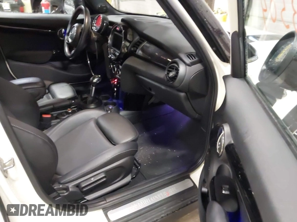 2019 MINI Hardtop 4 Door Cooper S with VIN WMWXU3C5XK2H88000, listed as a IAAI auction lot 41903504 with 60,245 mi miles and . Bid and sale history available at DreamBid. Image 5.