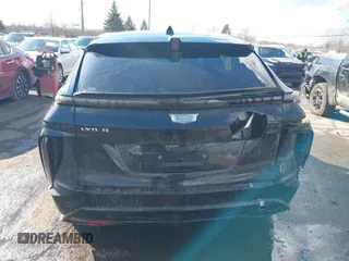 2024 Cadillac LYRIQ z VIN 1GYKPVRL9RZ111390, wystawiony jako IAAI lot #41662261 z przebiegiem 21 184 mil mil oraz . Historia ofert i sprzedaży dostępna na DreamBid. Obrazek 16.