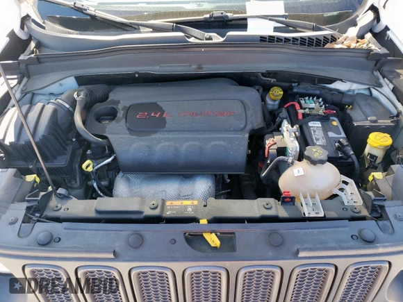 2018 Jeep Renegade Trailhawk with VIN ZACCJBCBXJPH56501, listed as a Copart auction lot 47811455 with 70,401 mi miles and Salvage Title. Bid and sale history available at carsss.com. Image 13.
