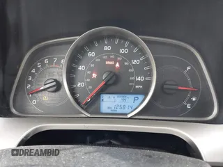 2015 Toyota RAV4 XLE z VIN JTMRFREV4FJ015019, wystawiony jako IAAI lot #42171898 z przebiegiem 125 814 mil mil oraz . Historia ofert i sprzedaży dostępna na DreamBid. Obrazek 7.