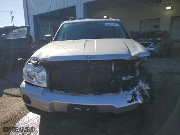 2007 Jeep Grand Cherokee Limited with VIN 1J8HR58287C589747, listed as a Copart auction lot 42752915 with 106,900 mi miles and Salvage Title. Bid and sale history available at carsss.com. Image 5.