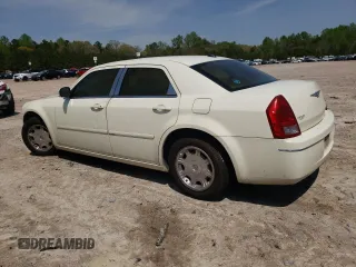 2005 Chrysler 300 with VIN 2C3JA53G45H174992, listed as a Copart auction lot 52965775 with 233,417 mi miles and Clean Title. Bid and sale history available at carsss.com. Image 2.