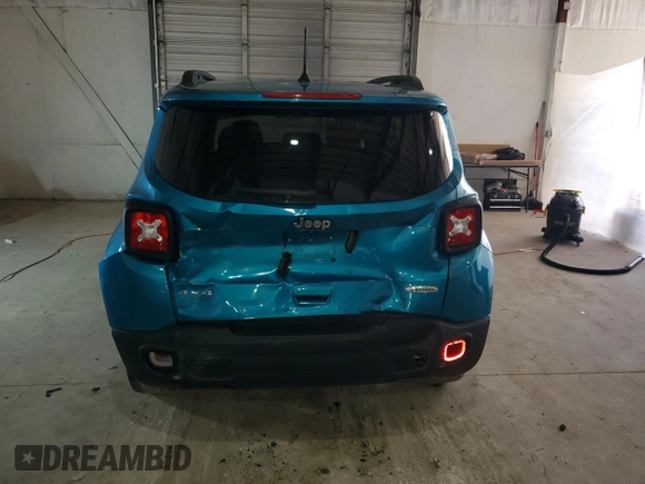 2020 Jeep Renegade Latitude z VIN ZACNJBBB2LPL23877, wystawiony jako Copart lot #51942675 z przebiegiem 67 720 mil mil oraz Szkoda całkowita • Salvage title. Historia ofert i sprzedaży dostępna na DreamBid. Obrazek 6.