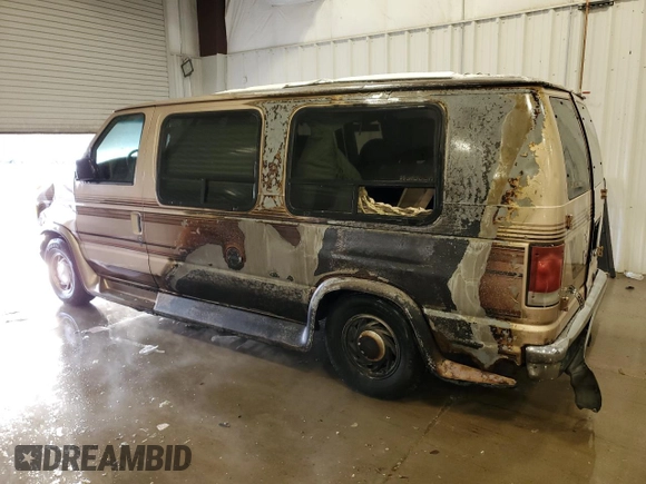 1997 Ford Econoline Commercial z VIN 1FDEE14L0VHA01896, wystawiony jako Copart lot #43561985 z przebiegiem 203 840 mil mil oraz Nie do naprawy. Historia ofert i sprzedaży dostępna na DreamBid. Obrazek 2.