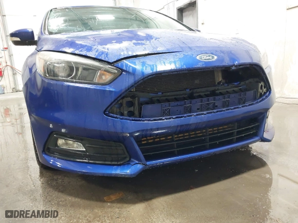 2015 Ford Focus ST with VIN 1FADP3L98FL321600, listed as a IAAI auction lot 40489832 with 91,762 mi miles. Bid and sale history available at carsss.com. Image 6.