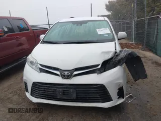 2018 Toyota Sienna LE Auto Access Seat with VIN 5TDKZ3DC6JS928592, listed as a IAAI auction lot 41421831 with 112,390 mi miles. Bid and sale history available at carsss.com. Image 12.