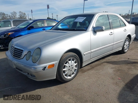 2002 Mercedes-Benz E-Class with VIN WDBJF65J72B485024, listed as a IAAI auction lot 41433088 with 100,100 mi miles. Bid and sale history available at carsss.com. Image 2.