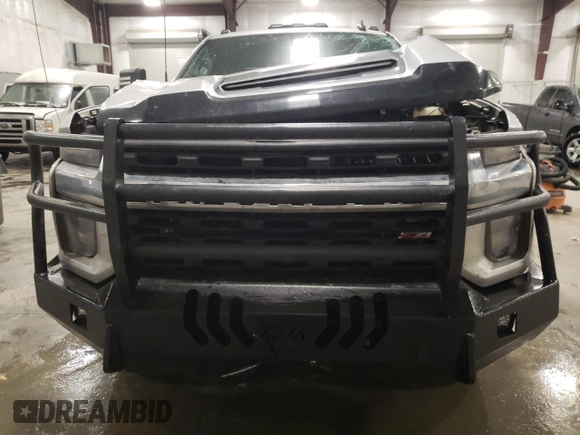 2020 Chevrolet Silverado 3500HD LT with VIN 1GC4YTEY1LF180276, listed as a Copart auction lot 84657674 with 137,071 mi miles and Salvage Title. Bid and sale history available at carsss.com. Image 5.