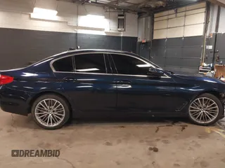 2019 BMW 5 Series 540i xDrive z VIN WBAJE7C53KWW29884, wystawiony jako IAAI lot #42020658 z przebiegiem 68 389 mil mil oraz . Historia ofert i sprzedaży dostępna na DreamBid. Obrazek 13.