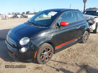 2013 FIAT 500e z VIN 3C3CFFGE7DT744353, wystawiony jako IAAI lot #42257126 z przebiegiem 61 567 mil mil oraz . Historia ofert i sprzedaży dostępna na DreamBid. Obrazek 2.