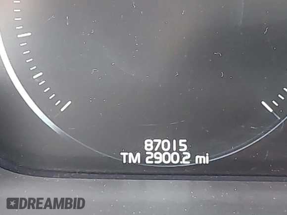 2018 Volvo XC90 Momentum with VIN YV4A22PK6J1215876, listed as a IAAI auction lot 41720316 with 87,015 mi miles. Bid and sale history available at carsss.com. Image 15.