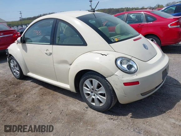 2009 Volkswagen New Beetle Coupe S with VIN 3VWPW31C89M502298, listed as a IAAI auction lot 42077755 with 113,045 mi miles. Bid and sale history available at carsss.com. Image 3.