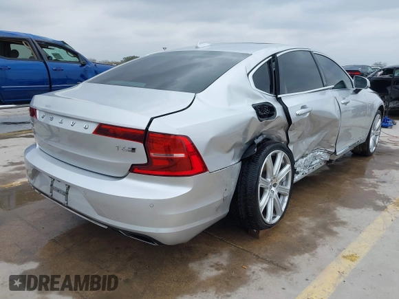 2020 Volvo S90 Inscription with VIN LVYA22ML0LP178025, listed as a IAAI auction lot 39736612 with 35,972 mi miles. Bid and sale history available at carsss.com. Image 4.