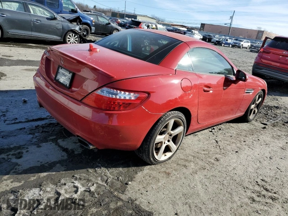 2012 Mercedes-Benz SLK 250 z VIN WDDPK4HA3CF037080, wystawiony jako Copart lot #87970195 z przebiegiem 132 263 mil mil oraz Czysty tytuł • Clean title. Historia ofert i sprzedaży dostępna na DreamBid. Obrazek 3.