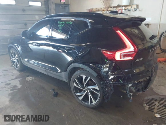 2019 Volvo XC40 Momentum with VIN YV4162XZ6K2015495, listed as a IAAI auction lot 41249446 with 44,597 mi miles and . Bid and sale history available at carsss.com. Image 3.