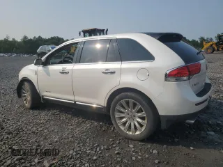 2015 Lincoln MKX z VIN 2LMDJ8JK7FBL34725, wystawiony jako Copart lot #60255785 z przebiegiem 97 496 mil mil oraz Czysty tytuł • Clean title. Historia ofert i sprzedaży dostępna na DreamBid. Obrazek 2.