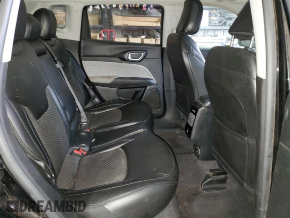2022 Jeep Compass Latitude with VIN 3C4NJCBB3NT229589, listed as a Copart auction lot 84464524 with 61,157 mi miles and Clean Title. Bid and sale history available at carsss.com. Image 11.