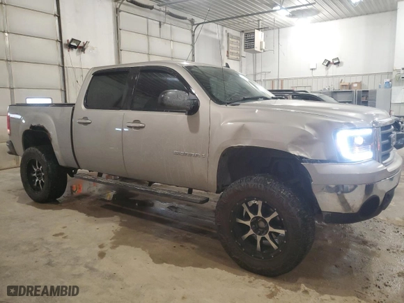 2008 GMC Sierra 1500 SLE1 with VIN 3GTEK13J98G221324, listed as a Copart auction lot 45364655 with 305,436 mi miles and Salvage Title. Bid and sale history available at carsss.com. Image 4.