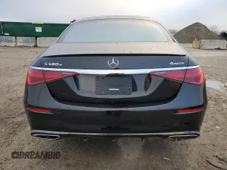 2024 Mercedes-Benz S 580e z VIN W1K6G6KB8RA276723, wystawiony jako Copart lot #86492054 z przebiegiem 5319 mil mil oraz Szkody całkowita. Historia ofert i sprzedaży dostępna na DreamBid. Obrazek 6.