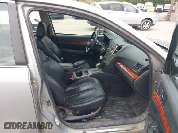 2010 Subaru Legacy Limited Moon с VIN 4S3BMBK68A3240469, выставлен на аукционе IAAI как лот 42293670 с пробегом 176 161 миль миль и . История ставок и продаж доступна на DreamBid. Изображение 5.
