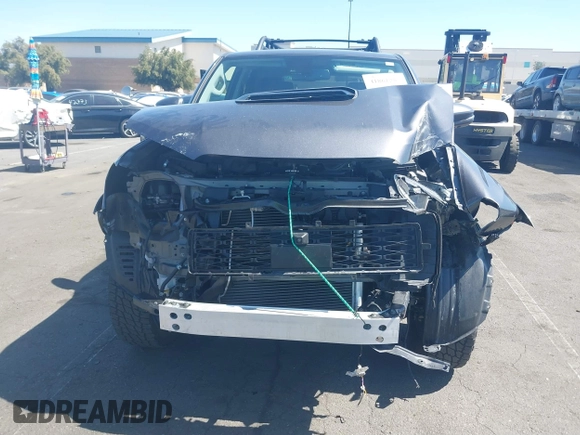 2023 Toyota 4Runner TRD Pro z VIN JTELU5JR3P6167676, wystawiony jako IAAI lot #41861287 z przebiegiem 25 795 mil mil oraz . Historia ofert i sprzedaży dostępna na DreamBid. Obrazek 6.