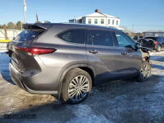 2022 Toyota Highlander Platinum with VIN 5TDFZRBH6NS177826, listed as a Copart auction lot 41782275 with 52,041 mi miles and Salvage Title. Bid and sale history available at carsss.com. Image 3.