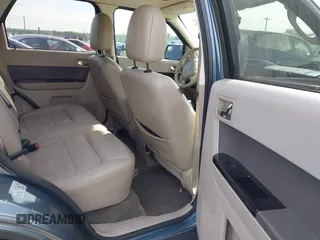 2011 Ford Escape Hybrid с VIN 1FMCU4K38BKC60181, выставлен на аукционе IAAI как лот 42330726 с пробегом 209 390 миль миль и . История ставок и продаж доступна на DreamBid. Изображение 8.