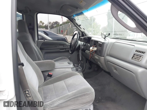 2003 Ford F-250 XL с VIN 1FTNW20L83EC77982, выставлен на аукционе IAAI как лот 42725985 с пробегом 196 203 миль миль и . История ставок и продаж доступна на DreamBid. Изображение 5.