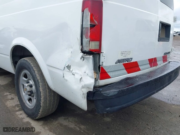 2004 Chevrolet Astro Cargo Van with VIN 1GCDM19X54B119765, listed as a IAAI auction lot 41777564 with 162,810 mi miles. Bid and sale history available at carsss.com. Image 6.
