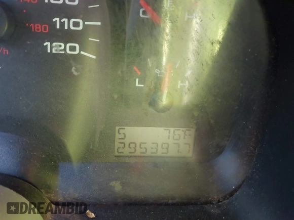 2005 Ford F-150 XLT with VIN 1FTRW12W35KC97855, listed as a IAAI auction lot 41726385 with 295,397 mi miles. Bid and sale history available at carsss.com. Image 7.