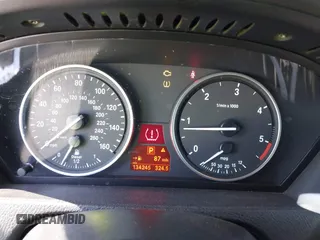 2012 BMW X5 35d z VIN 5UXZW0C5XCL665504, wystawiony jako IAAI lot #41835285 z przebiegiem 134 245 mil mil oraz . Historia ofert i sprzedaży dostępna na DreamBid. Obrazek 7.