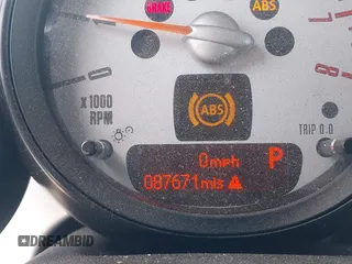 2014 MINI Convertible с VIN WMWZN3C55ET569656, выставлен на аукционе IAAI как лот 42105348 с пробегом 87 671 миль миль и . История ставок и продаж доступна на DreamBid. Изображение 15.
