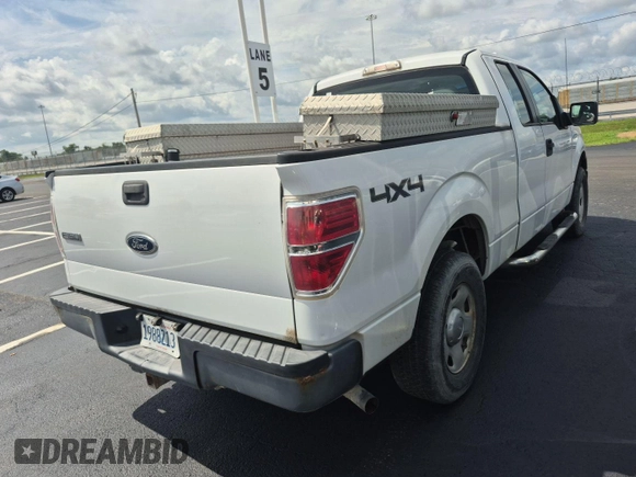2010 Ford F-150 XL z VIN 1FTEX1EW7AFA89309, wystawiony jako IAAI lot #42802196 z przebiegiem 212 713 mil mil oraz . Historia ofert i sprzedaży dostępna na DreamBid. Obrazek 4.