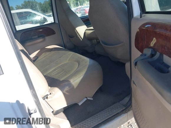 2000 Ford F-250 XL with VIN 1FTNW21S5YEA33171, listed as a IAAI auction lot 41480011 with Not provided miles and . Bid and sale history available at DreamBid. Image 8.