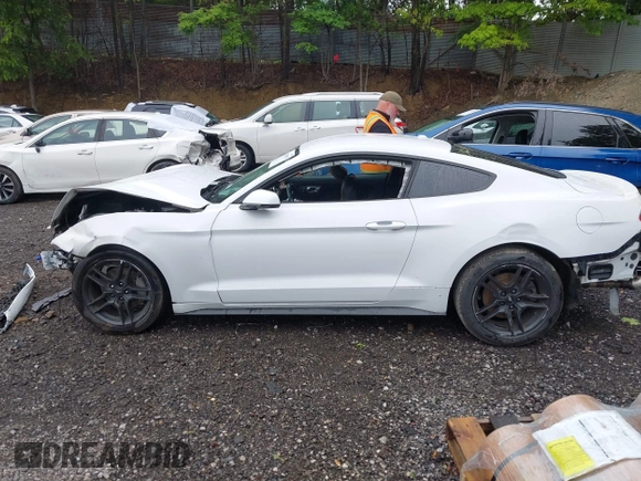 2018 Ford Mustang EcoBoost z VIN 1FA6P8TH2J5184938, wystawiony jako IAAI lot #42359873 z przebiegiem 80 965 mil mil oraz . Historia ofert i sprzedaży dostępna na DreamBid. Obrazek 15.
